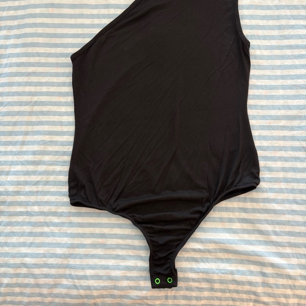 Hudson Jeans‎ Asymmetrical Bodysuit In Black Size L NWT - Picture 8 of 11